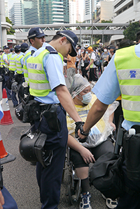 Police and demonstrators, Queensway, 28 September 2014