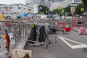 Barricade at the Admiralty Umbrella Movement occupation site, Lung Wui Road, 25 October 2014