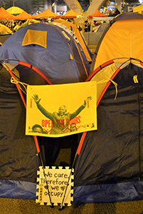 Tents at the Admiralty Umbrella Movement occupation site, Harcourt Road, 30 November 2014