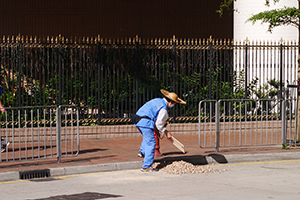 Street scene, Queen's Road West, Sheung Wan, 15 November 2014