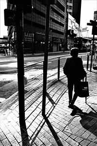 Street scene, Des Voeux Road West, Sheung Wan, 14 December 2014