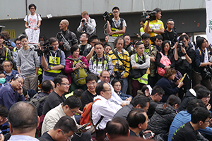 Press at the Admiralty Umbrella Movement occupation site on its final day, Harcourt Road, 11 December 2014