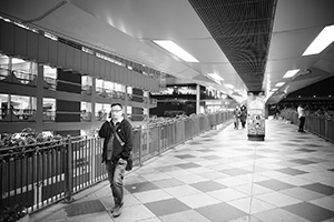 Overhead walkway, Sheung Wan, 16 December 2014