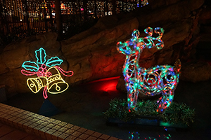 Christmas light installation in a private residential estate, Queen Street, Sheung Wan, 31 December 2014