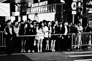 People waiting to cross the street, Queen's Road Central, 31 December 2014