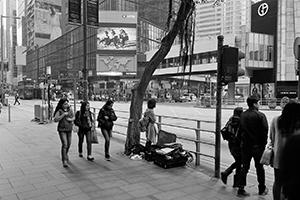 Street view, Des Voeux Road Central, Central, 31 January 2015