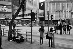 Street view, Des Voeux Road Central, Central, 31 January 2015