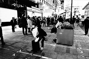 Street performance, Theatre Lane, Central, 13 February 2015