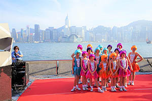 Posing for a group photo, Tsim Sha Tsui waterfront,  29 March 2015