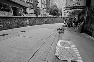 Street view, Queen's Road West, Sheung Wan, 10 March 2015