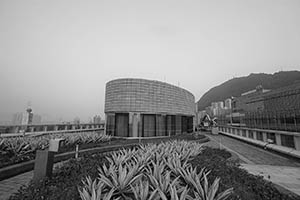 Roof garden of the Run Run Shaw Tower, University of Hong Kong, Pokfulam, 20 March 2015