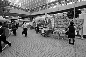 Tents on Harcourt Road, Admiralty, 2 April 2015