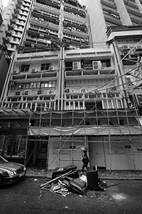 Scaffolding on a building, Wing Lok Street, Sheung Wan, 20 May 2015