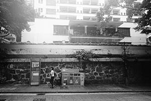 Hollywood Road, Central, with a view of PMQ behind, 24 May 2015