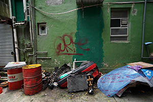 Street scene, Tai Hang, 31 May 2015