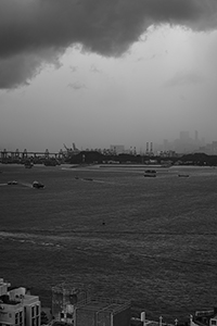 Boat traffic with Stonecutters Island behind, viewed from Sheung Wan, 9 May 2015