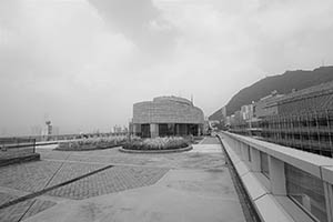 Garden on the roof of the Run Run Shaw Tower, HKU, Pokfulam, 11 July 2015