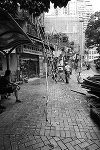Scaffolding work, Bonham Road, 27 August 2015