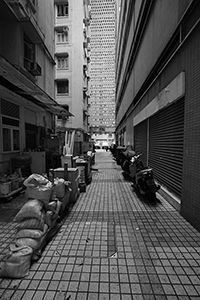 Alleyway in Quarry Bay, 30 August 2015