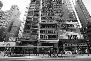 Street scene, Des Voeux Road West, Sheung Wan, 5 September 2015