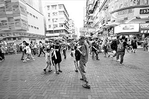 Street scene, Apliu Street, Sham Shui Po, 5 September 2015