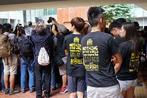 Protest on the HKU campus, 6 October 2015