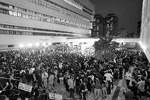 Demonstration on the HKU campus concerning threats to academic freedoms, 9 October 2015