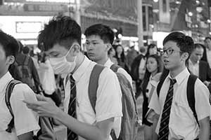 Street scene at night, Causeway Bay, 29 October 2015