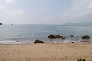 Beach on the Chi Ma Wan peninsula, Lantau, 15 November 2015