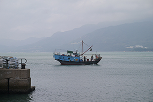 Fishing boat off the Chi Ma Wan peninsula, Lantau, 15 November 2015