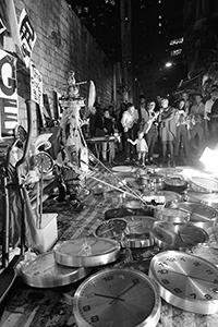 Frog King (Kwok Mang Ho) performance, Chancery Lane, Central, 1 December 2015