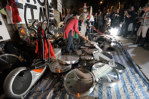 Frog King (Kwok Mang Ho) performance, Chancery Lane, Central, 1 December 2015