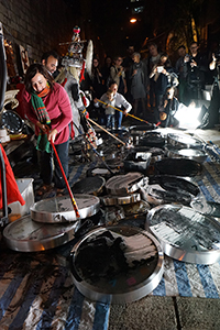 Frog King (Kwok Mang Ho) performance, Chancery Lane, Central, 1 December 2015