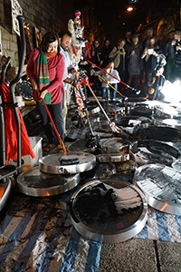 Frog King (Kwok Mang Ho) performance, Chancery Lane, Central, 1 December 2015