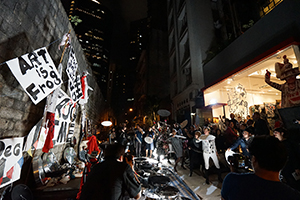 Frog King (Kwok Mang Ho) performance, Chancery Lane, Central, 1 December 2015