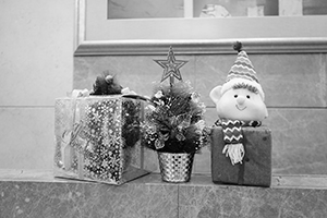 Christmas decorations in the lobby of a residential building, Sheung Wan, 20 December 2015