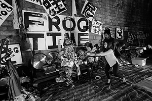 Frog King (Kwok Mang Ho) performance, Chancery Lane, Central, 1 December 2015