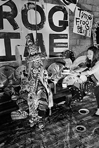Frog King (Kwok Mang Ho) performance, Chancery Lane, Central, 1 December 2015
