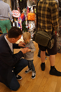 Visitors at the Chancery Lane Gallery, Chancery Lane, Central, 1 December 2015