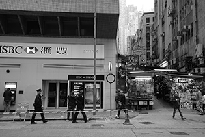 Street scene, Queen's Road Central, Central, 10 January 2016