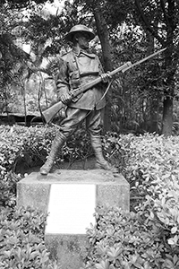 Statue of a WWI British soldier, Hong Kong Park, Central, 2 January 2016