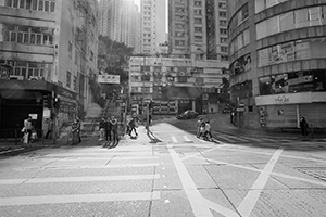 Street scene at the junction of Ladder Street, Lok Ku Road and Queen's Road Central, 7 February 2016