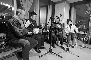 Music performance after an exhibition opening, Central, 21 March 2016