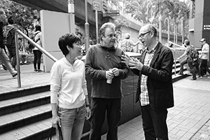 Eugene McLaughlin chatting with Maggy Lee, Diamond Hill, 3 April 2016