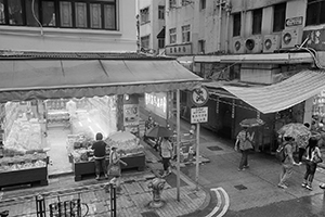 Shops on Des Voeux Road West, 12 June 2016