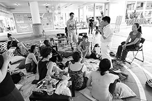 Arts event for refugees, Central Ferry Piers, 18 June 2016