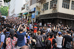 Free outdoor music performance by singer Denise Ho, Po Hing Fong, Tai Ping Shan, 19 June 2016