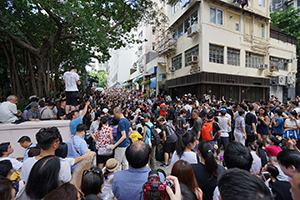 Free outdoor music performance by singer Denise Ho, Po Hing Fong, Tai Ping Shan, 19 June 2016