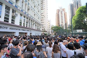 Free outdoor music performance by singer Denise Ho, Po Hing Fong, Tai Ping Shan, 19 June 2016