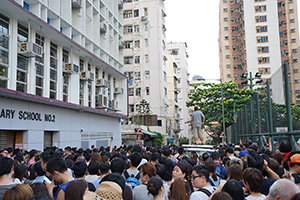 Free outdoor music performance by singer Denise Ho, Po Hing Fong, Tai Ping Shan, 19 June 2016